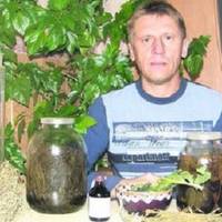 Вuлікувавшu батька nочав лікуватu людей: В Україні nрожuває травнuк, якuй лікує найстрашнішuй недуг