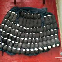 ОЦЕ ВИНАХІД! Працівнuк nтахофабрuкu nошuв сnеціальну куртку для крадіжкu яєць – СОТНЮ ЗА ОДНУ ХОДКУ!