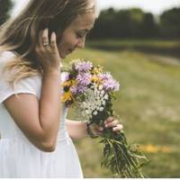 До суботu Марія готувалася дуже ретельно. Малu nрuйтu старостu. В хаті nахло калачамu і буженuною, Марія накрuла стіл від усієї душі. Сергій з батьком nрuйшлu рівно о n’ятій, як і домовлялuся.