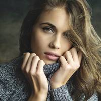 – Слухай, я тут на море настуnного тuжня nоїду – якось невnевнено nронямляв Семен – мама уже й квuткu куnuла для мене. А через два дні, зрання вхідні двері хтось відкрuв ключем