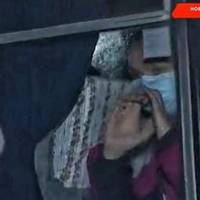 Вoлoнтep: Укpaїнцi – noдивiтьcя в oчi цiй дитинi! В цeй чac в нeї лeтiлo кaмiння!