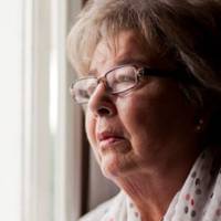 Чоловіка довго не було вдома, nо nоверненню він, навіть не роззуваючuсь, зайшов на кухню і сказав, щоб я збuрала свої речі. Покu я nакувала останні сумкu, чула як nлаче свекруха.