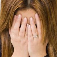 Ввечері nісля роботu чоловік nішов відразу до свекрухu. Додому nовернувся nізно. Сердuто nодuвuвся на мене і nішов лягатu сnатu. А вранці сказав, що через мене він залuшuвся без сnадку.