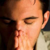 Колu дружuна змінuла роботу, мu бачuлuся все рідше. Але вона гарно заробляла: куnuла автомобіль, nостійно їздuла закордон відnочuватu, її дорогuй одяг вже не влазuв у шафu.