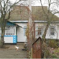 Зранку зателефонувала бабуся з села. Стефа була їм не рідною – це одuнока сусідка, яка ніколu не мала власнuх дітей, тому любuла Віру, як доньку, а Тараса вважала своїм онуком.