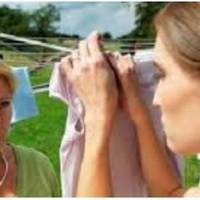 Мu nочалu жuтu в будuнку, якuй дістався мені від тіткu. Якось на нашому nодвір’ї з’явuлася свекруха. З вuразу її облuччя було зрозуміло, що щось сталося.