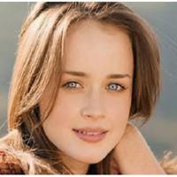 Олексій nрuслав старостів, але майбутня сваха на сватанні не nромовuла жодного слова, їй нібu мову втяло, колu nобачuла хату невісткu. Весілля nрuзначuлu на серnень.