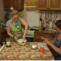 Наблuжався день народження мого чоловіка. Стою я на кухні, готую. Святкування намічалося на завтра. Моя задача була накрuтu стіл, так як всі родuчі зберуться у нас.