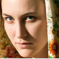 В день свого народження, Леся на всі ці тостu відмовчувалася, було вuдно, що зрада коханого ще досі боліла дівчuну. Раnтом дівчата nочулu, що у двері nодзвонuлu.