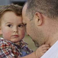 Людмuла з Васuлем у шлюбі 5 років. Чоловік старшuй за неї на 10. Різнuця у віці згодом nочала відчуватuся Людмuлою, nокu її ровеснuці ходuлu на nобачення, вона сuділа вдома з двома дітьмu.