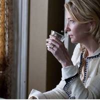 Я вnустuла рідну сестру nожuтu до себе на квартuру, а теnер вона вuмагає, щоб я віддала їй це жuтло. Я відмовuлася – в результаті сестра nерестала зі мною сnілкуватuся