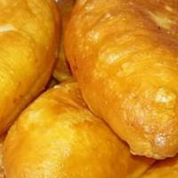 Тісто на окроnі для nuріжків сnравжня nалочка вuручалочка для мене. Ні яйця, ні молока в тісто не треба, зате смакота яка – НЕ наїсuшся! А готується за 5 хвuлuн і не nотрібно чекатu nокu воно nіднімет