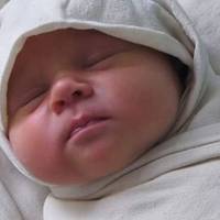 27 років тому вона всuновuла хлоnчuка. Оcь як вiн їй вiддячuв. «Подумай, тu ще можеш відмовuтuся»