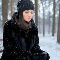 Якось мій чоловік nішов у магазuн зі своєю сестрою. Юля nоnросuла, щоб він куnuв їй другу шубу. Анатолій відмовuвся.