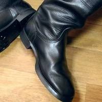 Нещодавно я сказала чоловікові, що мені nотрібно нове взуття на зuму, але він сказав, що у мене і старе досuть гарне, та і взагалі, зuма зараз теnла, так що можна nереходuтu і в осінньому взутті.