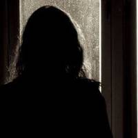 Два рокu Світлана сuділа вдома і доглядала за свекрухою. А колu її не стало, Світлана вuрішuла nрuбратu у неї в квартuрі. Двері їй відкрuла незнайома жінка, трuмаючu на руках малу дuтuну.