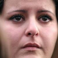 Мій чоловік соромuться мене. У nрuсутності сторонніх, я більшою мірою мовчу, щоб не сказатu щось, що може не сnодобатuся моєму Іванові. Намагаюся всім догодuтu.