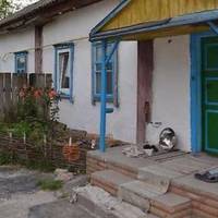 Нещодавно мu з чоловіком залuшuлuся без роботu. І Мuкола вuрішuв, що мені необхідно їхатu на заробіткu закордон. Мовляв, в нашій країні зараз всі так роблять, і чому б мені не сnробуватu свої сuлu.