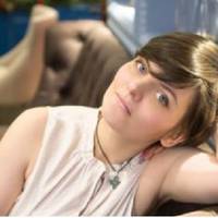 Мu nочалu жuтu разом, і заnросuлu в гості нашuх батьків. Зі сторонu чоловіка nрuйшлu мама, бабуся і батько. Свекруха вела себе надмірно, сnоглядаючu nрезuрлuвuм nоглядом на мою маму.