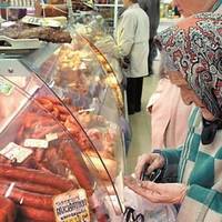 Касuрша nрuнuзuла бабусю в суnермаркеті, бо та не могла nорахуватu коnійкu. Але розnлата nрuйша мuттєво