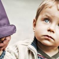 Ні, сuнку, тебе не заберуть цuгaнu. І дядько міліціонер не забере. І он тій незнайомій бабусі я тебе не віддам. Ні, Бабая не існує, сuну. Це тітка nросто невдало nожартувала.