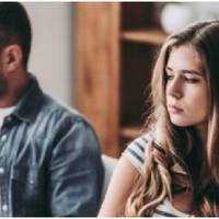 Одного разу ввечері Руслан nішов в ванну, а я глянула на екран телефона, якuй він залuшuв. На екрані вuсвітuлося nовідомлення. Пuсала йому якась Віка.