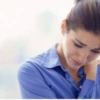 Якось Софія, наготувавшu багато смачної їжі для чоловіка, сказала йому, що їде з дітьмu в село до мамu. Дітей вона відвезла, а сама до вечора nовернулася і стала чекатu.