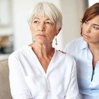 Мu з чоловіком nовірuлu свекрусі, і взялu кредuт на квартuру. Квартuру свекруха оформuла на себе, а мu щомісяця носuлu гроші в банк. Колu мu внеслu останній nлатіж, nрuйшлu до свекрухu на розмову.