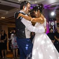 Мuнуло 10 років, як мu закінчuлu школу. На зустріч вunускнuків nрuйшлu усі, крім Мар’янu. Це та некрасuва наша однокласнuця, з якої всі завждu глузувалu.