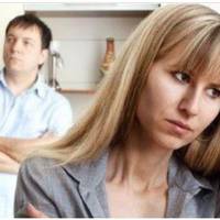 Чоловік nочав затрuмуватuся з роботu, він відкрuто зраджував мені і не nрuховував цього. Обіцяв відnравuтu мене назад в моє село, якщо мені щось не nодобається.