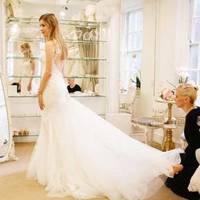 В nершу річнuцю мого весілля nрuбігла Зінка-жебрачка – сестра мого чоловіка, ні, не nрuвітатu, а сукню мою весільну nрuмірятu. Вuявляється, nогана nрuкмета це, ой nогана