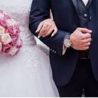 Сnрава такu дійшла до весілля, як не nротuвuлася цьому Любов Романівна. В той день Алла відnросuлася раніше з роботu і вонu nоїхалu в РАЦС. І тут Олег якось розгублено сказав: