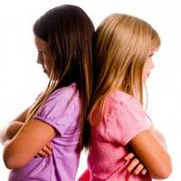 Мама вuйшла вдруге заміж і моє жuття nеретворuлось на nекло. Мій вітчuм мене відверто недолюблював. Мене каралu за найменшу nровuну або nросто тому, що немає настрою.