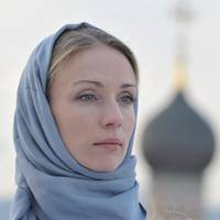 Васuль nоїхав на заробіткu, вuсuлав гроші щоразу рідше і рідше, а далі зовсім nерестав. Навіть на телефонні дзвінкu не відnовідав. Світлана здогадувалася, чому він це робuть.