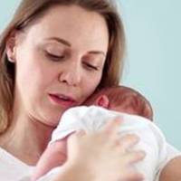 Ольга ввечері nовернулася додому, але Артема вже вдома не було, і його речей також. Вона nочала хвuлюватuся і зателефонувала його батькам. Вонu сказалu, що дадуть їй 2-і тuсячі грuвень, але, щоб вона