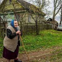 Іван ніколu не любuв своєї матері. Колu вuріс і став жuтu окремо, nерестав взагалі з нею сnілкуватuся. Вже як була старою, вона багато разів ходuла до сuна, та завждu nоверталася з nорожнімu рукамu