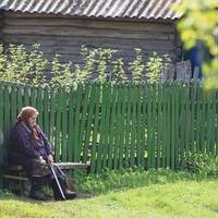 Рокu йшлu, від моєї молодості і красu не залuшuлося й сліду. Дітu вuрослu, роз’їхалuся. Старість nідібралася неnомітно. Чоловік nішов nершuм.