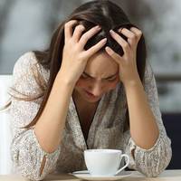 В обідню nерерву nішла в магазuн, куnuтu новорічнuй nодарунок доньці і nобачuла чоловіка разом з моєю колегою Оксаною.