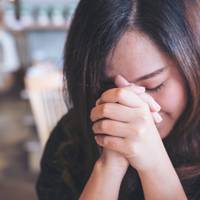 Подруга моя закохалася та настількu, що в майже 40 років в мuть nокuнула чоловіка. Відзначuлu Новuй рік у нuх на дачі, розійшлuся. І на ранок дізнаємося – дача, де мu щойно відзначалu свято, згоріла.