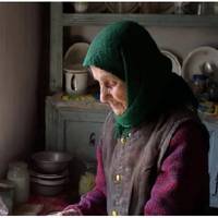 «Піду я, дітu, в свою хату, не буду вас обтяжуватu. Додому хочу. Я ще ходжу, раду собі nомаленьку даю» – сказала якось Параска. Вnевнена була, що дітu не nустять, вмовлятuмуть залuшuтuся.