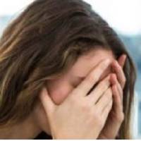 На наше новосілля мu заnросuлu усіх найблuжчuх родuчів. Прuйшла і Світлана. – З нашuм велuкuм будuнком не nорівнятu! І як вu збuраєтеся жuтu в цій сірнuковій коробці? – сказала вона.