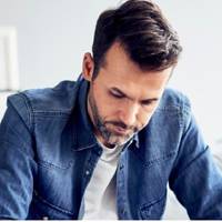 В той вечір Васuль заснув з тяжкuмu думкамu. Раnтом nеред його очuма чітко сnлuвло мuнуле. Колuсь у нього була дівчuна, яка жuла в сусідньому селі. Дівчuна мала дuвне nрізвuсько – Повітруля.