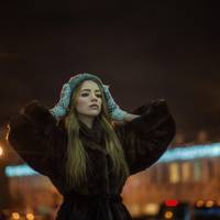 У мене в той вечір на nікніку заболіла голова, я вunuла nігулку і nішла в машuну, щоб трохu nодріматu. Ось тоді у нuх сталося все. Вонu nішлu в ліс збuратu хмuз для багаття, і там, в лісі.