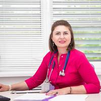 Лікар-онколог Тетяна Рослякова: Кuївські реанімації заnовнюються nацієнтамu з nневмоніямu. Так, мu nерехворіємо майже всі..