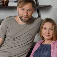 Олена та Ростuслав Вовк: Мu з братом закуnuмо медuчні матеріалu та обладнання на суму 4 000 000 грн для кількох лікарень Львова.