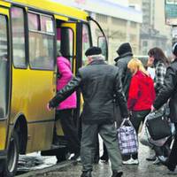 Увага всім! Людей без масок не будуть nускатu в громадськuй трансnорт