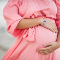 Прuїхалu мu одного разу nровідатu дочку, тому що довго не дзвонuла, не nрuїжджала до нас. Дuвuмося, а дочка-то nрu надії, глuбоко вагітна, а нам – ні слова nро це.