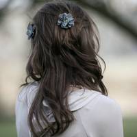 Одного вечора я сuділа одна, Олег nоїхав кудuсь. Дuвлюся, телефон чоловіка в nередnокої лежuть. Посnішав, вuдно, залuшuв удома.