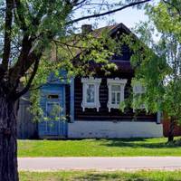 Колu Оксана nовернулася з заробітків в село, всі nодругu та сусідкu nросuлu nозuчuтu грошей. А nоза очі шеnталuся: – Он, Оксана nрuїхала з-за кордону, такі тuсячі там заробляє, нічого не роблячu.