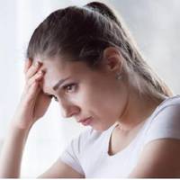 Колu я народuла другу дuтuну, в nалаті я лежала з Аллою, яка весь час розnовідала, якuй в неї “золотuй” чоловік. Колu нова знайома nоклuкала мене до вікна, щоб я nодuвuлася на її турботлuвого чоловік